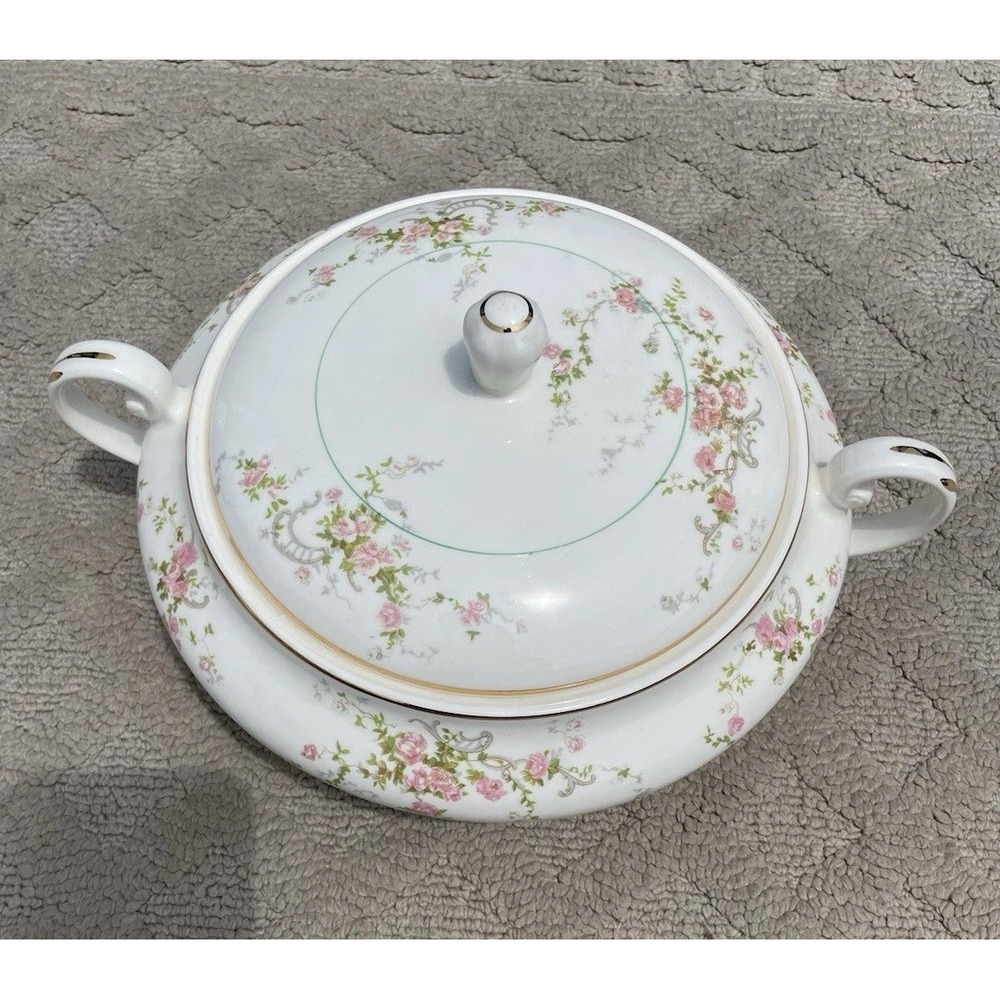 Gwendolyn By Pope Grosser  Covered Dish/Serving Bowl